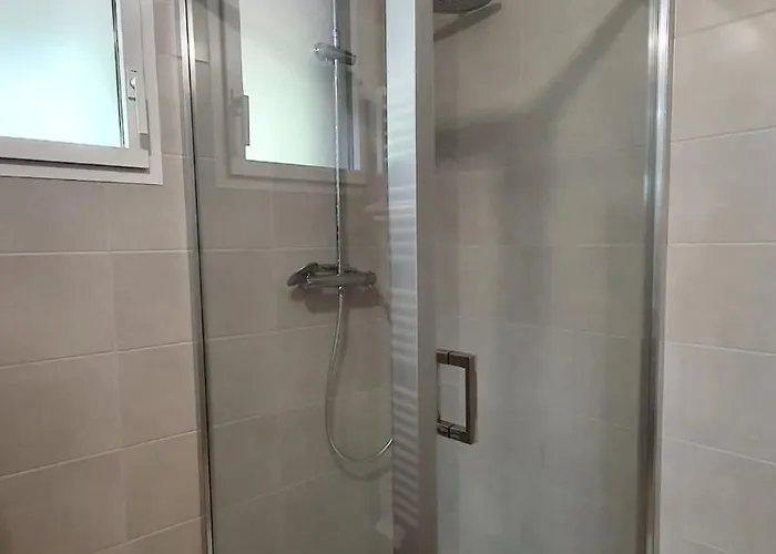 Beau 5 Pers, Proche De Toutes Commodites Daire *